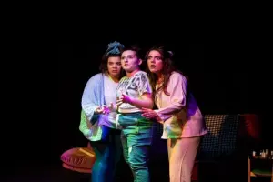 Kaybolmanın absürd hali, gülmekle hatırlamak arasında: Önceleri senden hiçbir iz yoktu