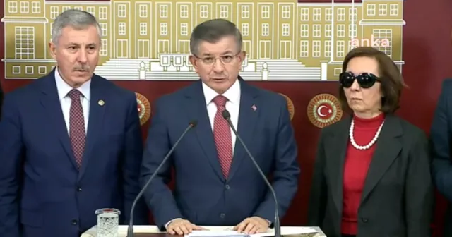 Davutoğlu'nun 'vicdan bildirisi'ne küresel aydınlardan imza