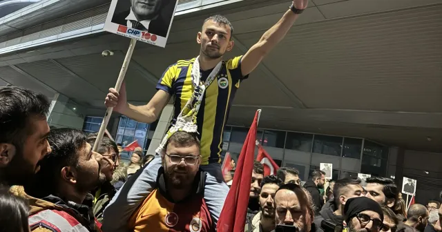 Takımlarımız İstanbul'da coşkuyla karşılandı!