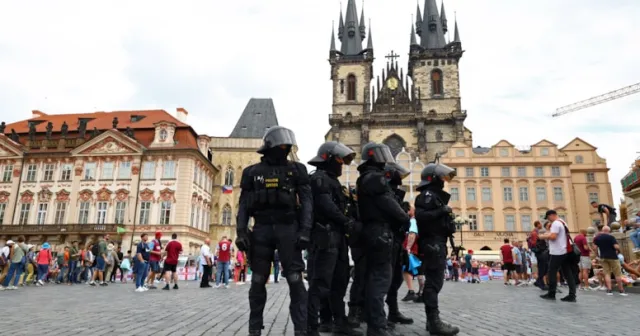 Prag'da bir üniversiteye kanlı saldırı!