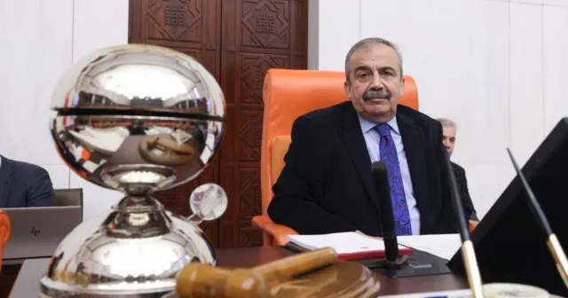 Sırrı Süreyya Önder hastaneye kaldırıldı!