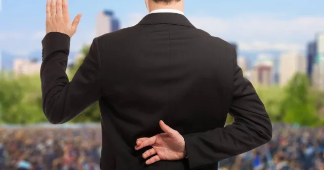 Akademinin siyasete mesafesi