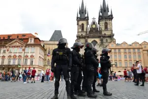 Prag'da bir üniversiteye kanlı saldırı!