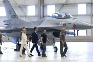 Hollanda Ukrayna’ya 18 adet F-16 gönderdi