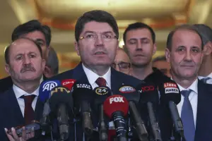 Bakan Tunç'tan Yeni Anayasa Çağrısı: Tarihi Bir Adım Atalım