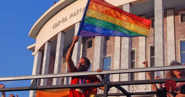 Yunanistan’da eşcinsel evlilik yasallaşıyor