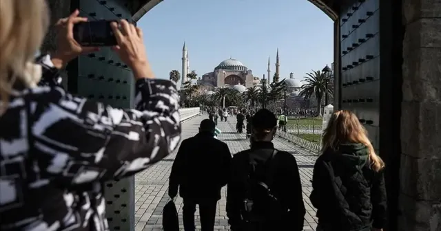 Türkiye'de ikamet izni ile yaşayan yabancı sayısı belli oldu