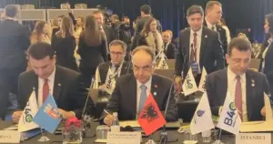 Ekrem İmamoğlu Tiran’da!