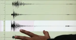 İzmir'de 4.2 büyüklüğünde deprem