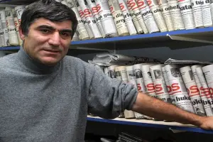 Hrant Dink’e saygı, Agos’a alkış