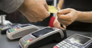 Kredi kartı harcamaları bir yılda rekor artış