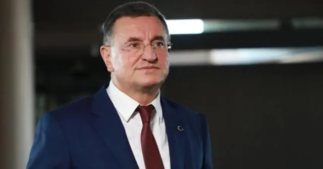 Lütfü Savaş: "Benim gibi Atatürkçü, milliyetçi bir insanın aday olmasını istemiyorlar"