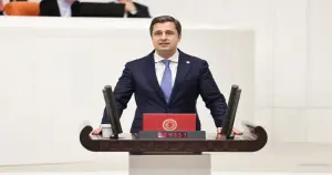 Deniz Yücel'den, Yusuf Tekin'e: "Senin de görevden affını isteyeceğin günler yakındır”