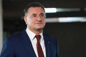 Lütfü Savaş: "Benim gibi Atatürkçü, milliyetçi bir insanın aday olmasını istemiyorlar"