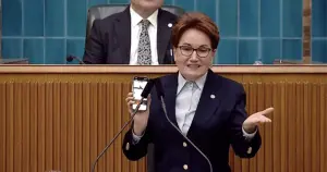 Merak Akşener partisinin grup toplantısında konuşurken ağladı