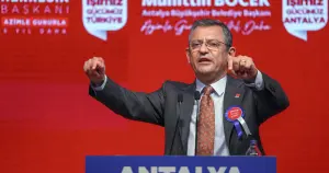 CHP lideri Özgür Özel Antalya'daydı