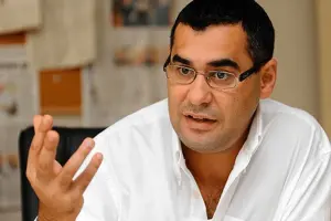 Gözaltına alınan gazeteci Enver Aysever serbest bırakıldı