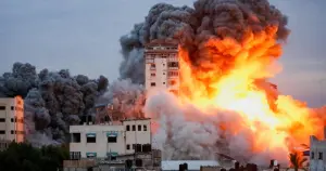 İsrail, Gazze'nin güneyindeki Refah kentine saldırdı