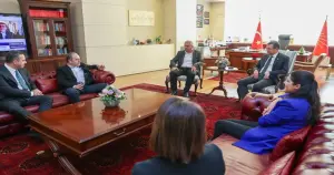 Özgür Özel ve EMEP Genel Başkanı Seyit Aslan görüştü