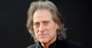 Oyuncu Richard Lewis hayatını kaybetti