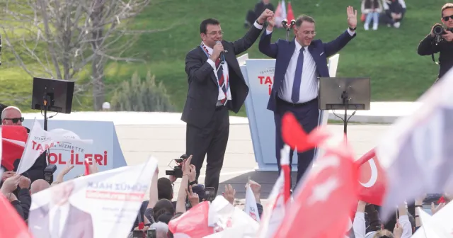 Ekrem İmamoğlu Beylikdüzü halk buluşmasına katıldı