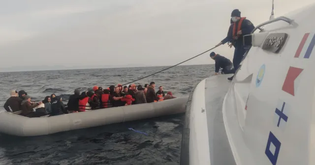 Bozcaada açıklarında, 42 kaçak göçmen kurtarıldı