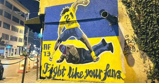 Osayi Samuel için Kadıköy'de yapılan grafiti silindi