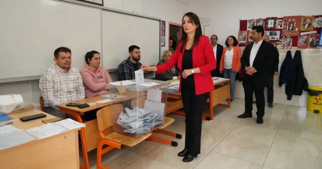 Tülay Hatimoğulları Oruç, oyunu Adana'da kullandı