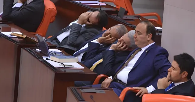 Siyasetin kayıp 8 Mart’ı