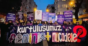 Kadınların özgürlük sloganları Beyoğlu’nda yankılandı