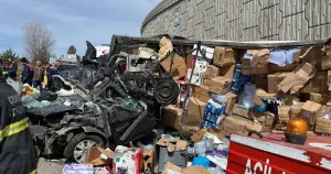 Çankırı'da tır otomobilin üzerine devrildi: 4 can kaybı, 2'si polis 3 yaralı
