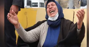 CHP lideri Özgür Özel, Emine Şenyaşar ve ailesi ile görüştü