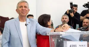 Mansur Yavaş oyunu kullandı