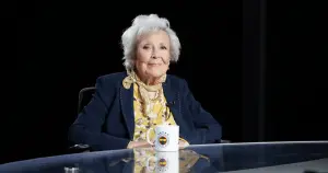 Sanatçı Nesrin Sipahi hayatını kaybetti