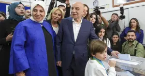 Turgut Altınok oyunu kullandı