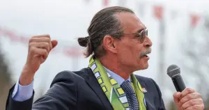 Erdal Beşikçioğlu resmen göreve başladı