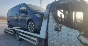 Mustafa Destici’nin kaza yapan aracını taşıyan çekici Amasya’da yandı