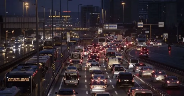 Ağır taşıtlar pazar günü belirli güzergâhta trafiğe çıkmayacak