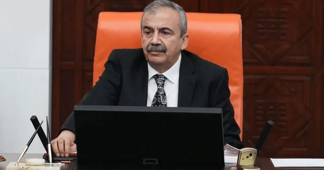 Sırrı Süreyya Önder TBMM'de oturumu yönetirken rahatsızlandı
