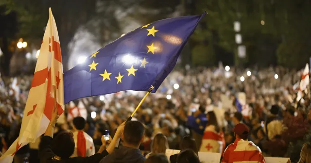 Gürcistan halkı neyi protesto ediyor? *