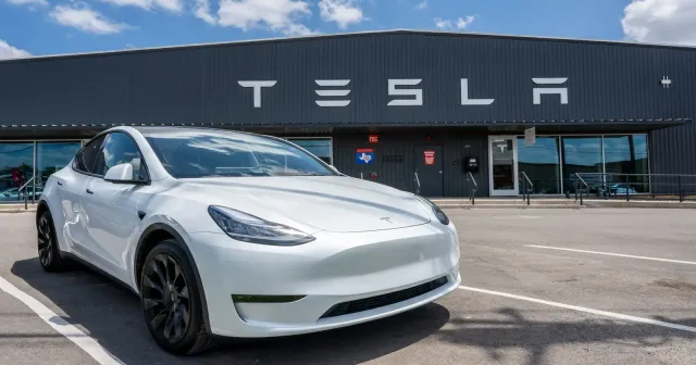 Tesla dünya çapında araç fiyatlarını düşürdü