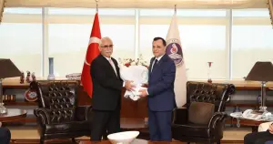 AYM Başkanı Zühtü Arslan, görevini Kadir Özkaya'ya devretti