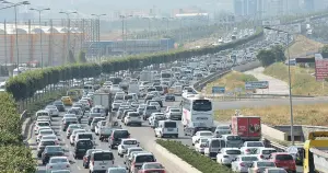 Bayram dönüşü trafiği başladı: Otoyollarda yoğunluk arttı