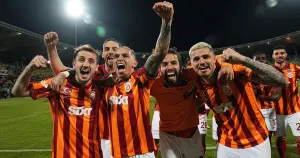 Süper Kupa'da Galatasaray gol attı, Fenerbahçe sahayı terk etti