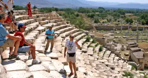 Turist rehberliğinde Türkçe bilmek yeterli olacak