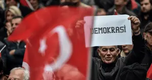 Türkiye'nin demokratikleşme paradoksu ve siyasal normalleşme arayışları