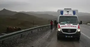 Van'da askeri araç devrildi: 1 asker yaralandı