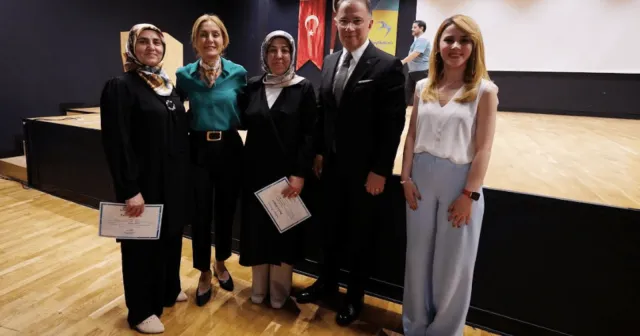 Beylikdüzü Belediyesi'nin okuma yazma kursu yeni mezunlarını verdi