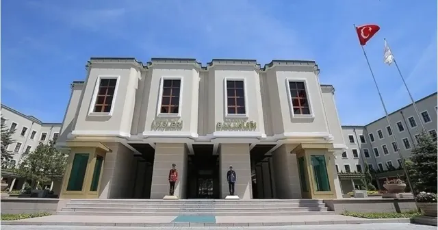 İçişleri Bakanlığı: Tasarruf tedbirleri kapsamında koruma araç ve polis sayıları azaltıldı