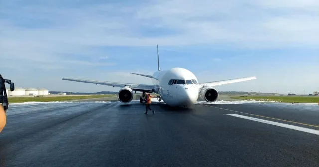 İstanbul Havalimanı'nda kargo uçağı gövde üzerine iniş yaptı